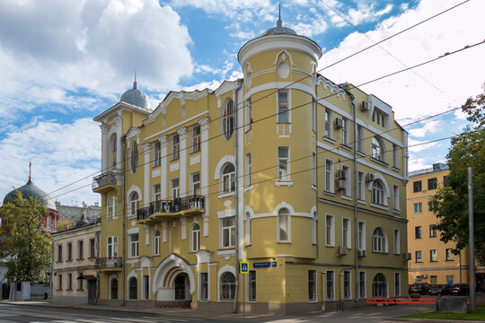 Office of National Charity Foundation in Engelbrecht's revenue house in Novokuznetskaya street of Moscow, Russia. Sunny summer day