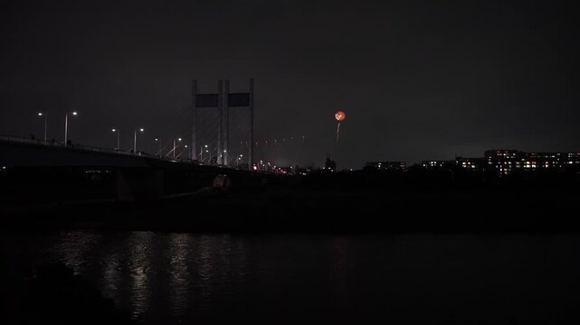 是政橋からのぞむ東京競馬場花火2026
