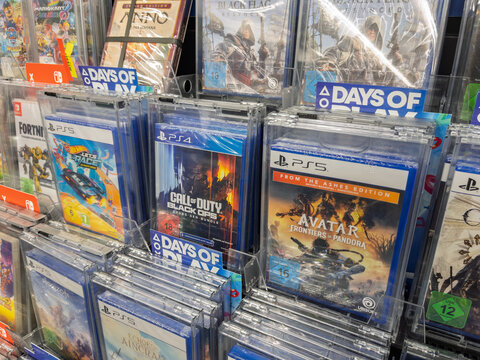 Video Game Display Featuring Popular Titles for PS4 and PS5
