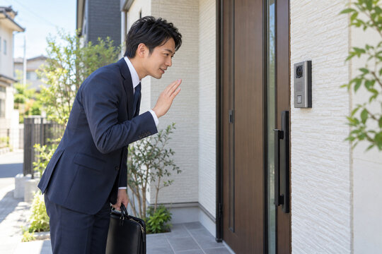 インターホン・挨拶・スーツ