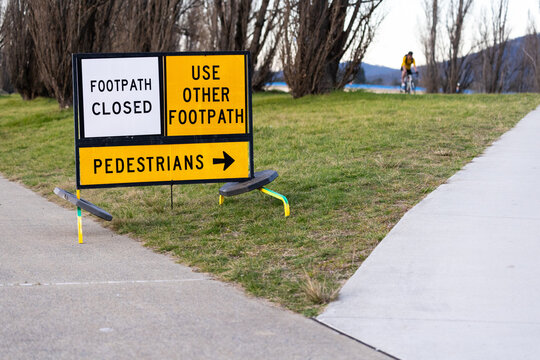 Footpath closed, pedestrians, use other footpath signs