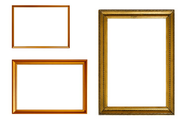 Obraz premium Gold frame for a picture in a classic baroque style on a white blank background. 
