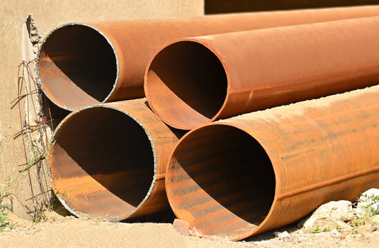 Rusty electric-welded pipes