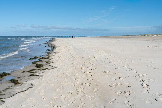Fu&szlig;abdr&uuml;cke am Strand