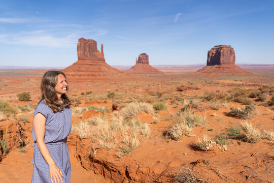 Woman admire Monument Valley desert landscape in Arizona