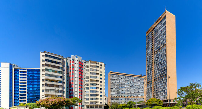 Raul Soares Square, surrounded by buildings, in the city center of Belo Horizonte, Minas Gerais.