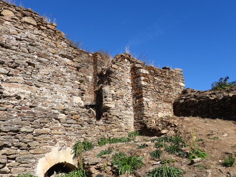 Ruines du ch&acirc;teau de S&eacute;gur le ch&acirc;teau,(Corr&egrave;ze)