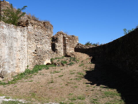 Ruines du ch&acirc;teau de S&eacute;gur le ch&acirc;teau,(Corr&egrave;ze)