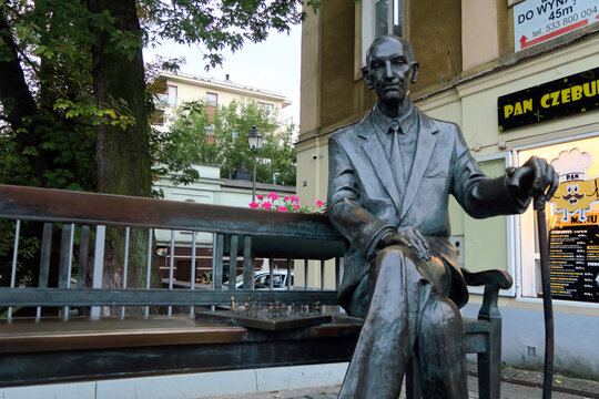 Kielce, Poland.  Jan Karski monument (Polish:Ławeczki Jana Karskiego). The bronze statue, which depicts the World War II hero sitting on a bench, was unveiled in 2015.