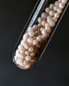 Amine Solvent Beads Sample Vial Macro