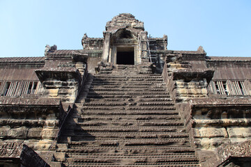 Obraz premium ruined khmer hindu and buddhist temple (angkor wat) in angkor in siem reap in cambodia 