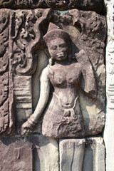 Obraz premium hall (baphuon) in a ruined khmer hindu and buddhist complex (angkor thom) in angkor in siem reap in cambodia 
