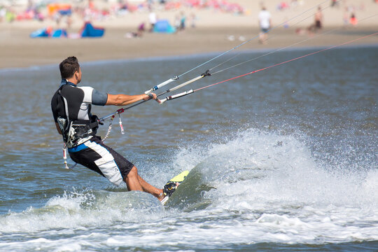 Kitesurfer in Aktion