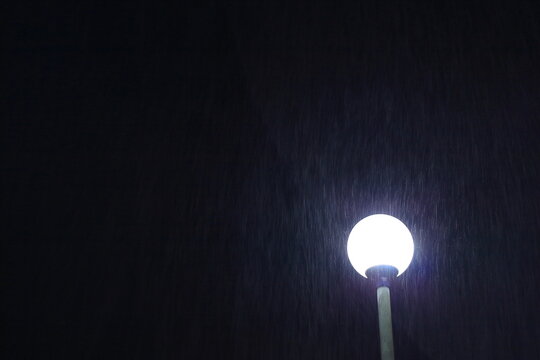 雨の夜