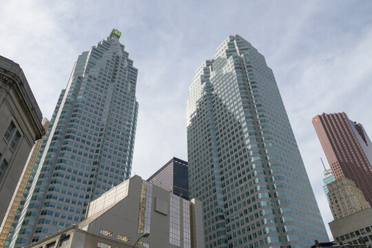 an upward view of (left) TD Place (161 Bay St) and (right) Brookfield Place (181 Bay St), Toronto Financial District