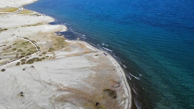 Stunning view of Pangong Tso&rsquo;s crystal clear blue water in Ladakh