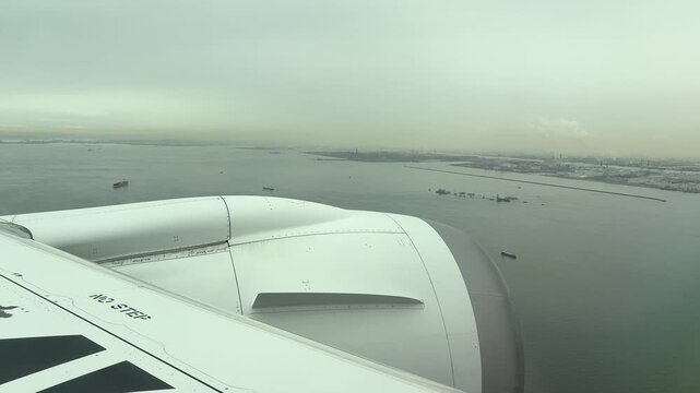 東京湾から羽田空港への着陸