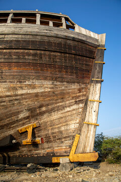 Wooden ship bow with yellow braces, Mandvi, India
