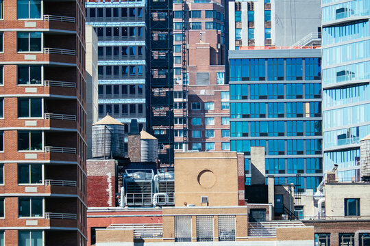 Rooftop water tanks, residential buildings, urban sightseeing, New York City, USA. g2.