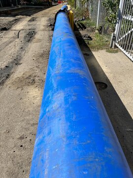 800 mm plastic polyethylene pipe butt fusion welding machine for water system: butt-welding machine installed on a pipeline