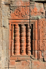 Fototapeta premium ruined khmer hindu and buddhist temple (ta prohm) in angkor in siem reap in cambodia 
