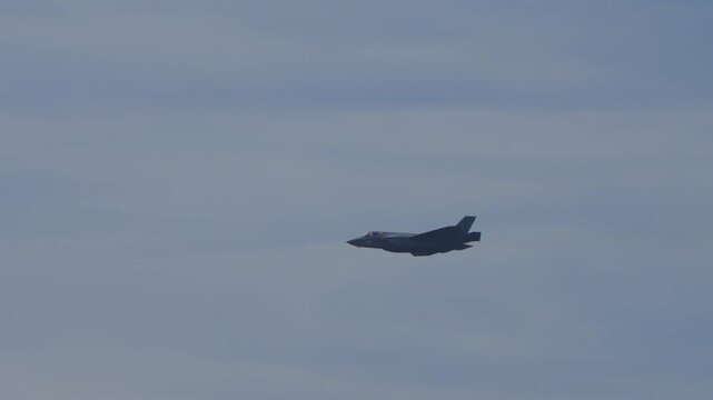F-35 doing high speed vertical turn to break sound barrier