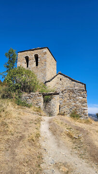 Hermita en Tella, Pirineos,  Parque Nacional Ordesa y Monte perdido