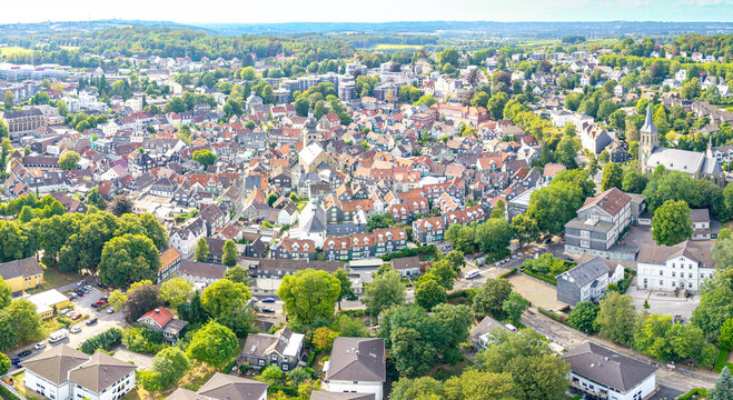 Luftbild der historischen Altstadt von Lennep