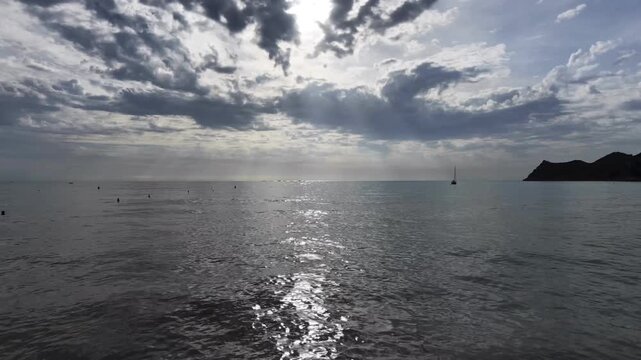 Vista a&eacute;rea de la playa del Albir adentr&aacute;ndose en el mar