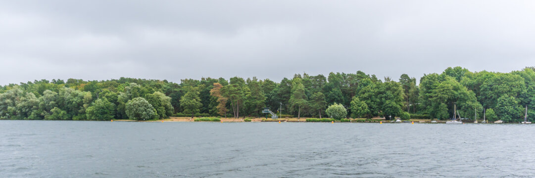 Das Ufer der M&uuml;ritz in Klink