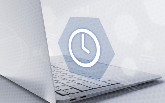 Representaci&oacute;n digital de una aplicaci&oacute;n inform&aacute;tica con un icono de reloj sobre un teclado de ordenador port&aacute;til y elementos abstractos tecnol&oacute;gicos en tonos claros.