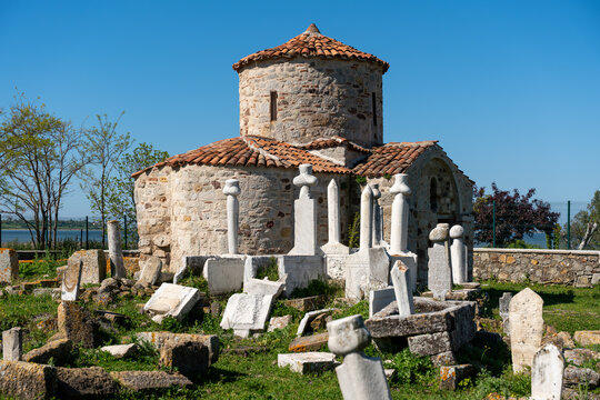 Has Yunus Bey Tomb and Ottoman Cemetery in Enez, Edirne, Turkiye