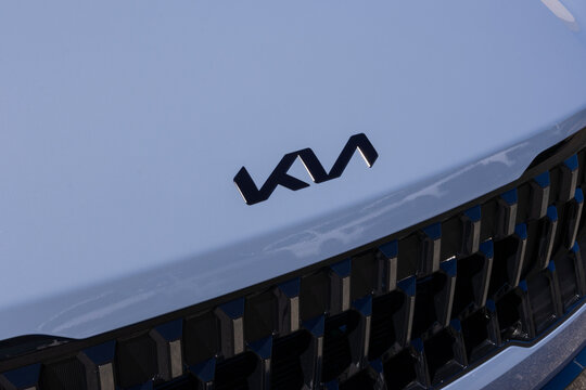 Kia Seltos X-Line S AWD Compact SUV at a dealership. Kia offers the Seltos with a 2.0L MPI 4-Cylinder engine. MY:2027