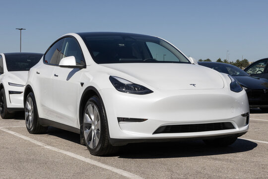 Used Tesla Model Y SUV display. With pricing concerns, Tesla is buying and selling used vehicles to meet demand. MY:2023