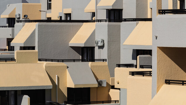 Discovering the colorful architecture of Albufeira