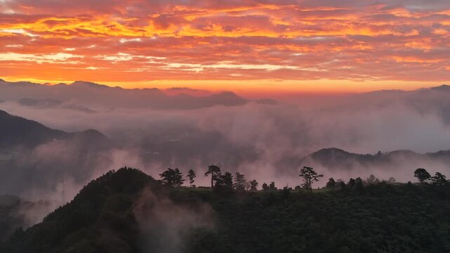 高千穂・国見ヶ丘に広がる雲海の絶景 空撮