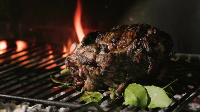 Arrosto sulla griglia nel camino
