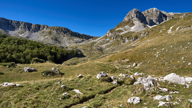 Autunno nel Parco Nazionale d'Abruzzo Lazio e Molise: una traversata sulle Mainarde e Monti della Meta