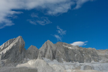 Snow Jade Dragon Moutain at Lijiang © Suni