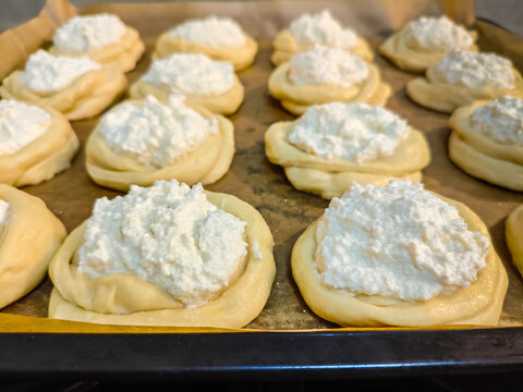 Tray of Unbaked Cottage Cheese Buns Ready for the Oven