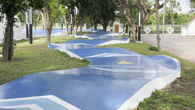 Skatepark , Skateboardpark , Skateboarding , Skatecourse . Skatearena 