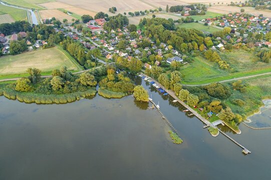 Aerial view of Lake D&uuml;mmer, nature reserve, reeds, shore, H&uuml;de, Lower Saxony, Germany