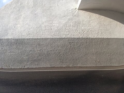 Two-Tone Textured Wall in Parking Garage mudflow protection