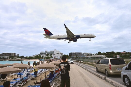 Delta N67171 - Boeing 757-232 - above Maho beach