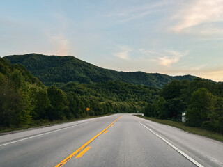 Obraz premium Scenic highway through Appalachian mountains in eastern Kentucky