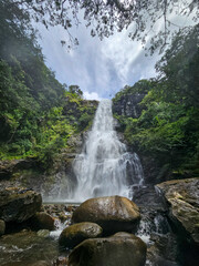 Cascadas y montañas en la comarca Panama © crist.cort