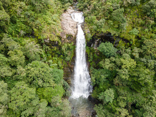 Cascadas y montañas en la comarca Panama © crist.cort