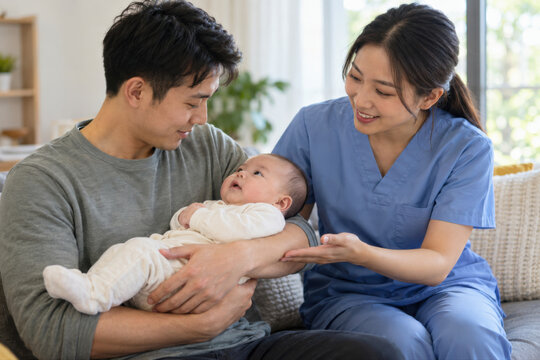 Eine Pflegekraft begleitet einen Vater bei der Versorgung seines Babys. Die einf&uuml;hlsame Unterst&uuml;tzung st&auml;rkt elterliche Sicherheit und Bindung und zeigt familienorientierte Betreuung in der S&auml;uglingsp