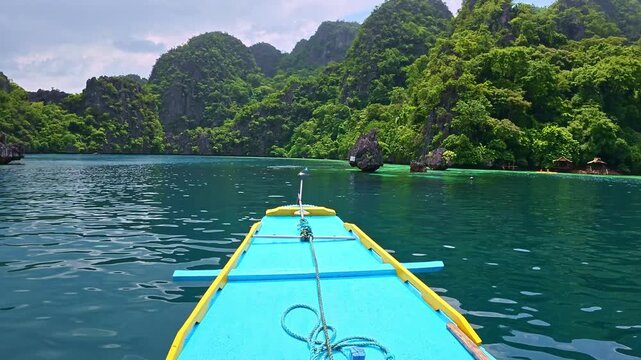 boat snorkeling tour to Twin Lagoon and Kayangan Lake in Philippines. tourism destination for snorkeling and scuba diving in Coron, Palawan. 