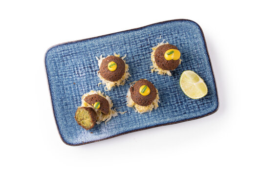 Top view of a portion of vegan/vegetarian falafel balls.